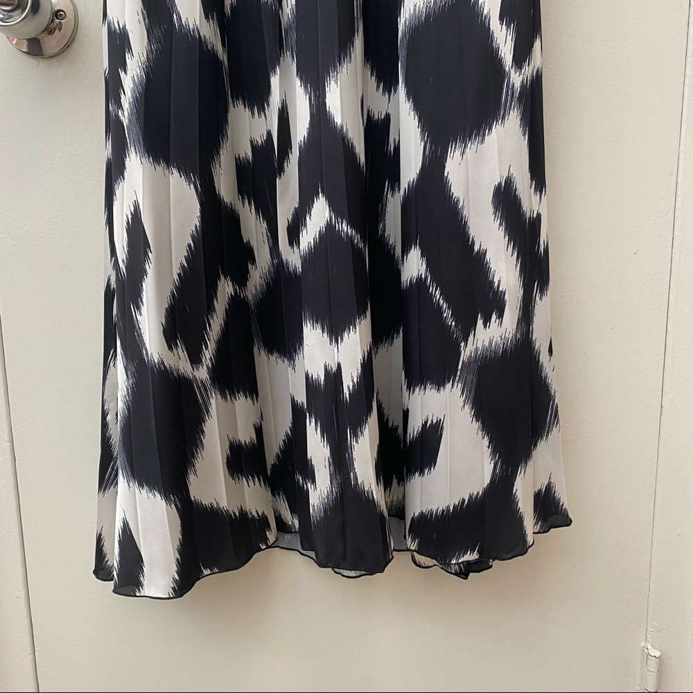 Chiara Boni La Petite Sleeveless Midi Dress - Picture 6 of 6